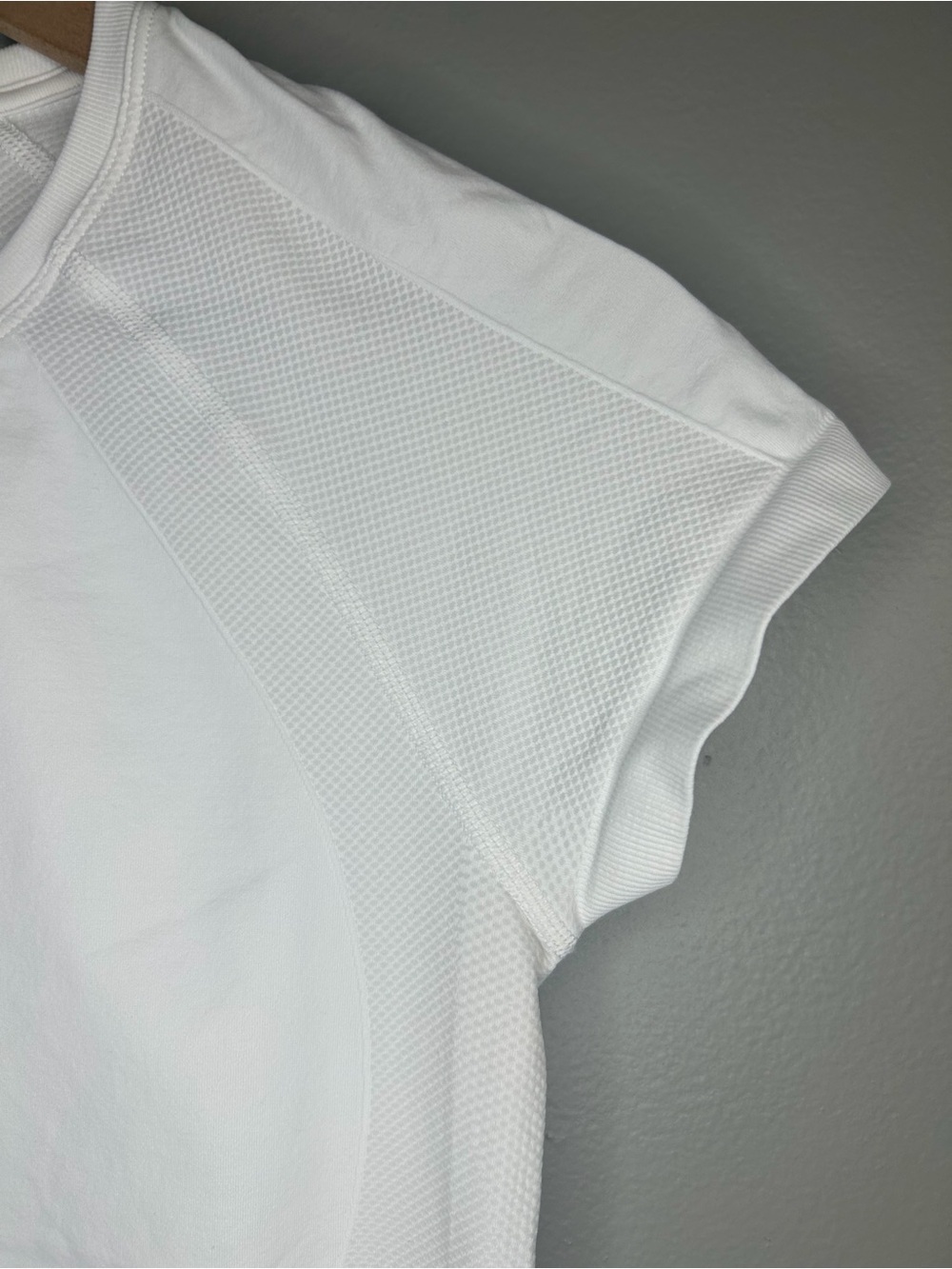 Sweaty Betty Women’s White Athlete Seamless Workout T-Shirt, Size Small - Picture 7 of 10